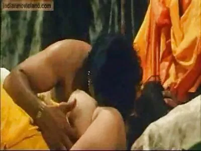 سيئة جبهة تحرير مورو الإسلامية مع كبير الثدي والحمار الملاعين ريكي ساكس محارم مترجم على الأريكة