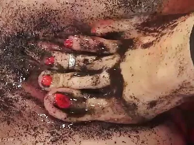 الجميلات احدث افلام سكس محارم الشابات هيمي ماري وكايلر كوين يلعقان بعضهما البعض أثناء ممارسة الجنس