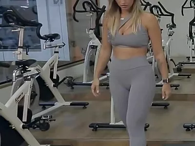 أليكس وكارلي جنس اخوات مترجم مثل بعضهما البعض